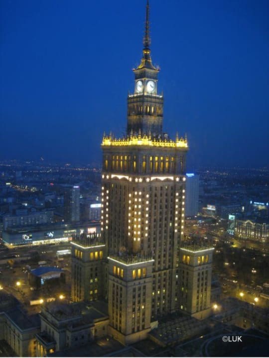 Aussicht aus Zimmer 37.Stock bei Dämmerung InterContinental Warszawa