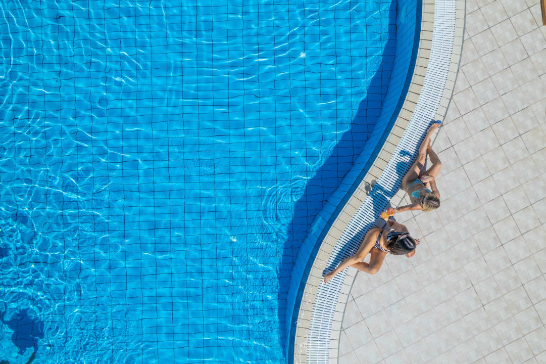 Pool Grand Hotel Holiday Resort