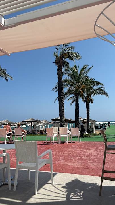 Strand Hotel Miracle Resort