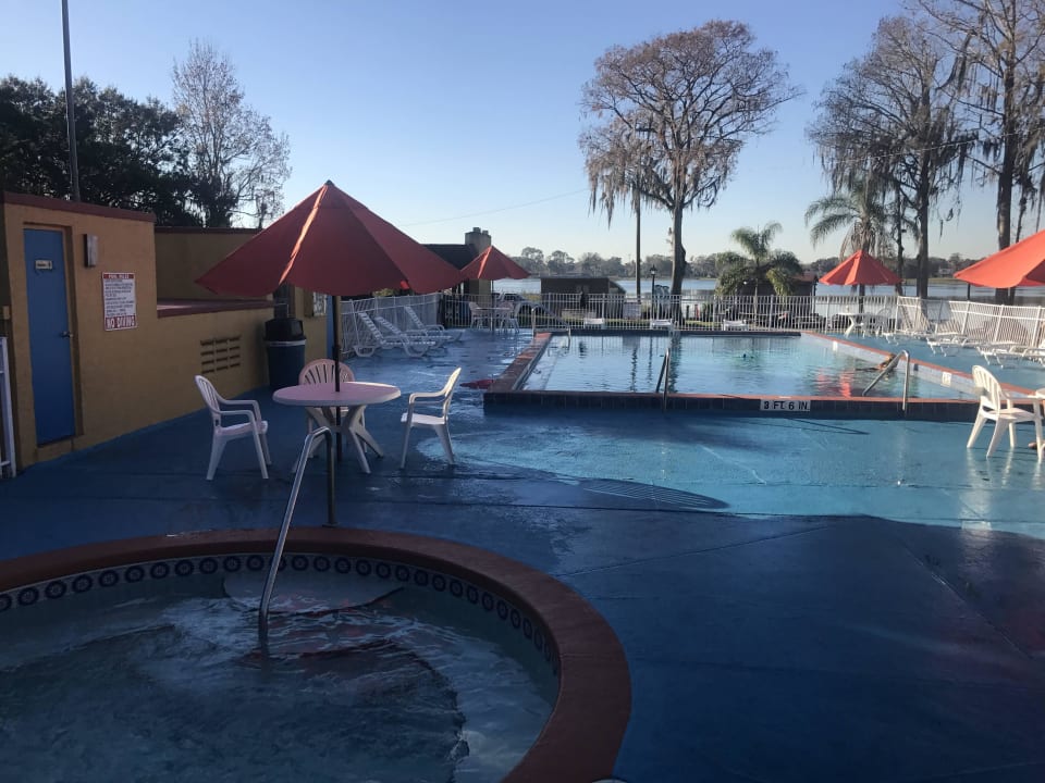 WhirlPool leider nicht ausprobiert  Hotel Howard Johnson Express Kissimmee