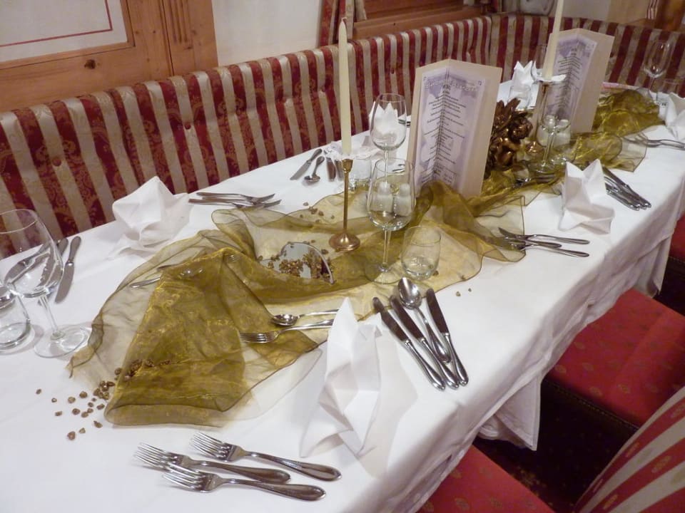 Tisch im Speisesaal Parkhotel Holzerhof