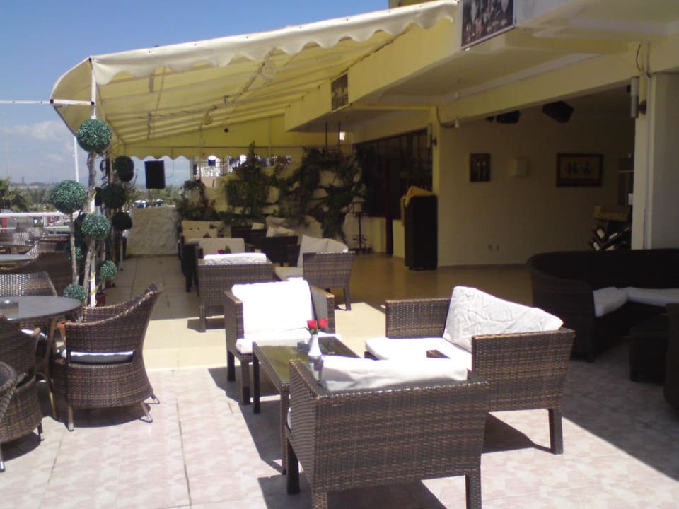 Terrassenlokal La Perla Hotel Villa Side