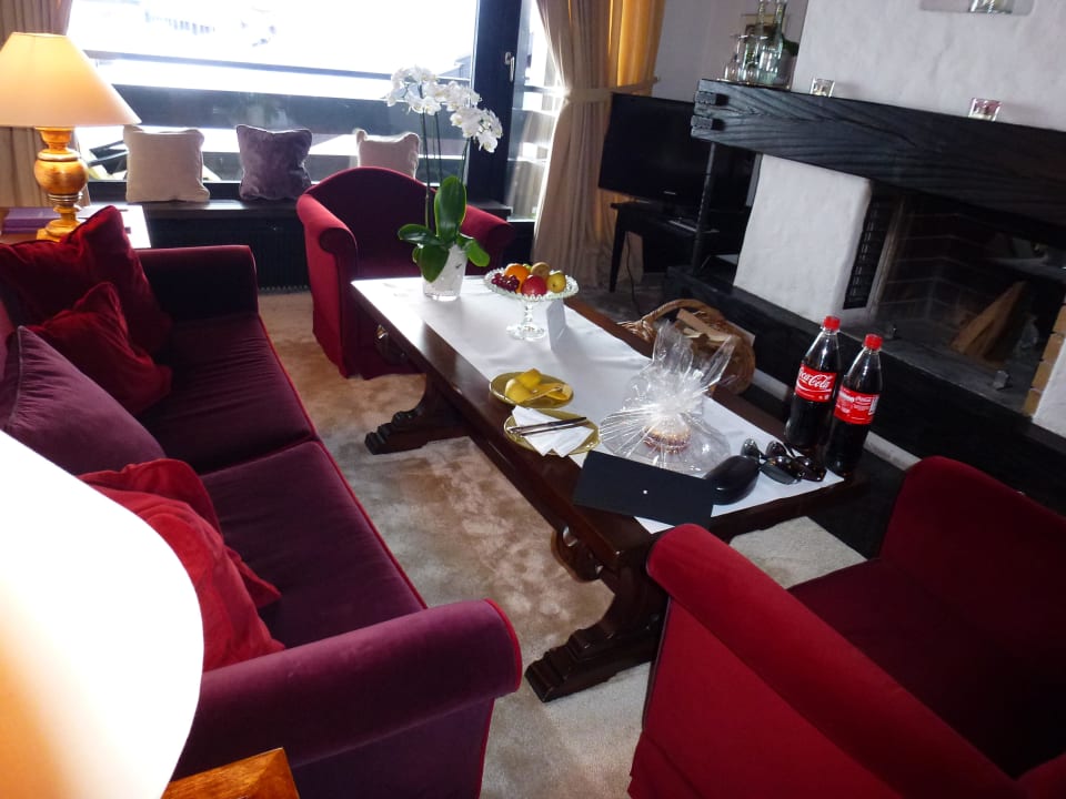 Suite 447 mit Kamin und Balkon A-ROSA Hotel Thurnher’s Alpenhof