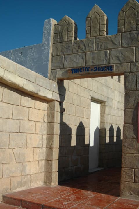 Duschen und Wc am Strand Ruspina Beach Resort