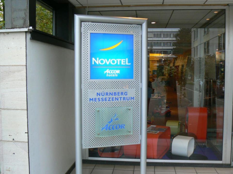 Eingang Novotel Nürnberg am Messezentrum