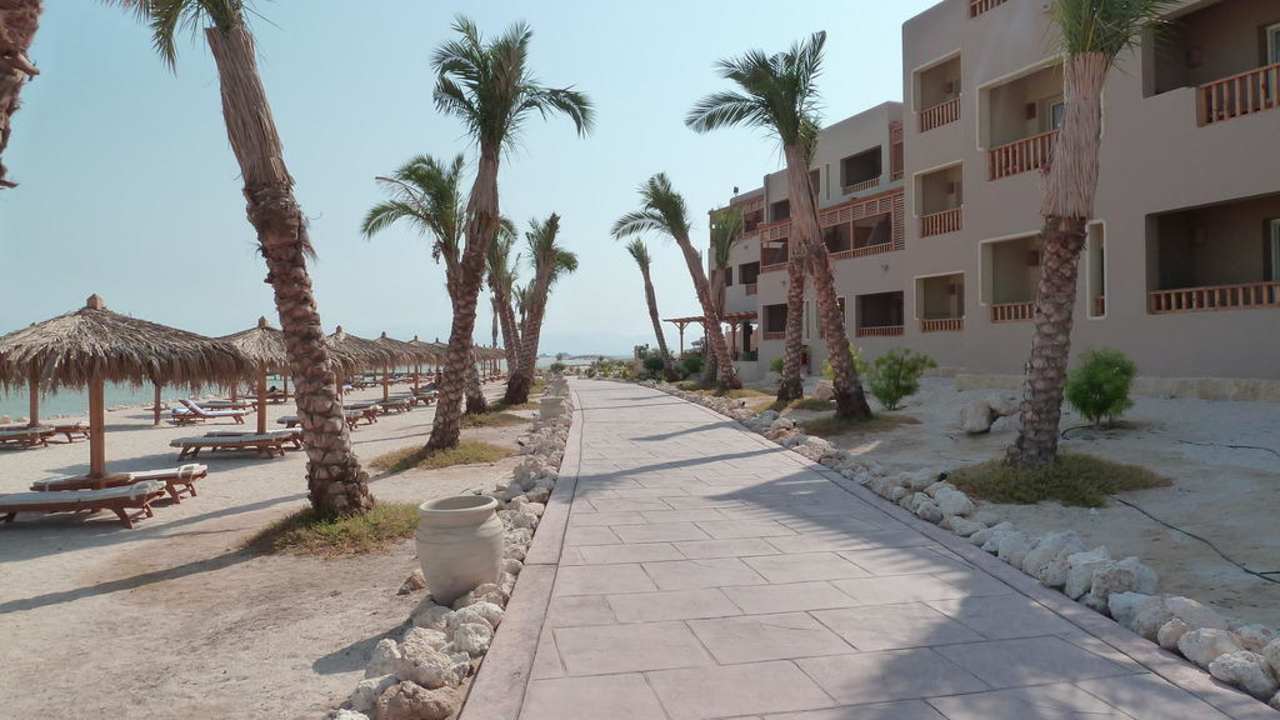 Strand  The Breakers Diving & Surfing Lodge