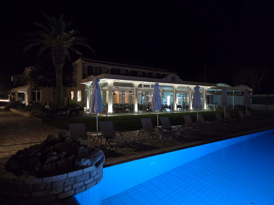 Strand Acharavi Beach Hotel