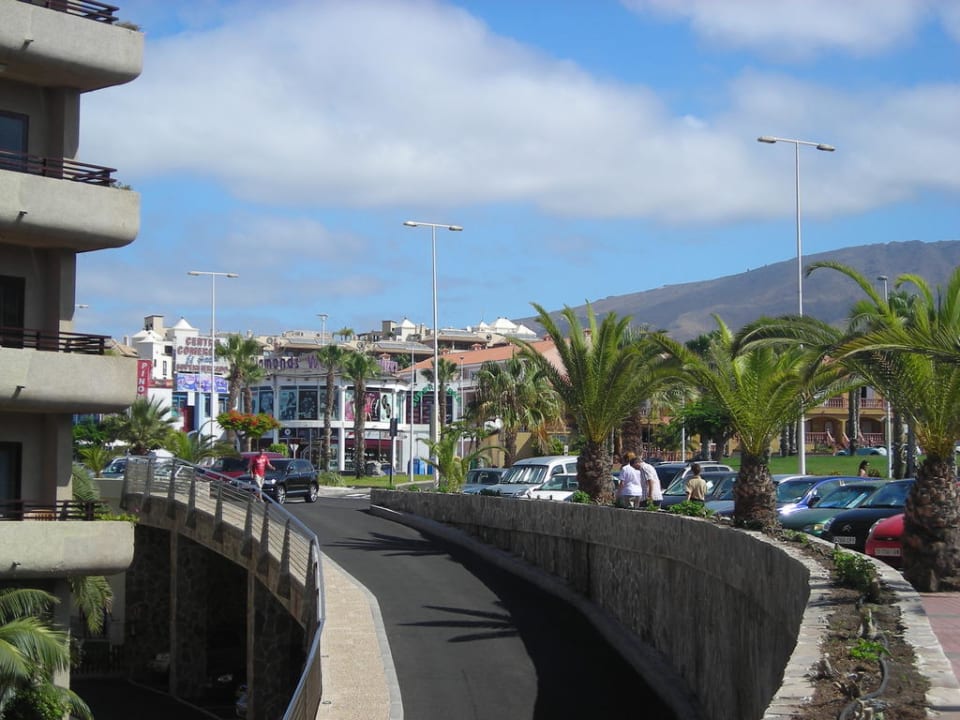 Zufahrt zum Hotel GF FANABE