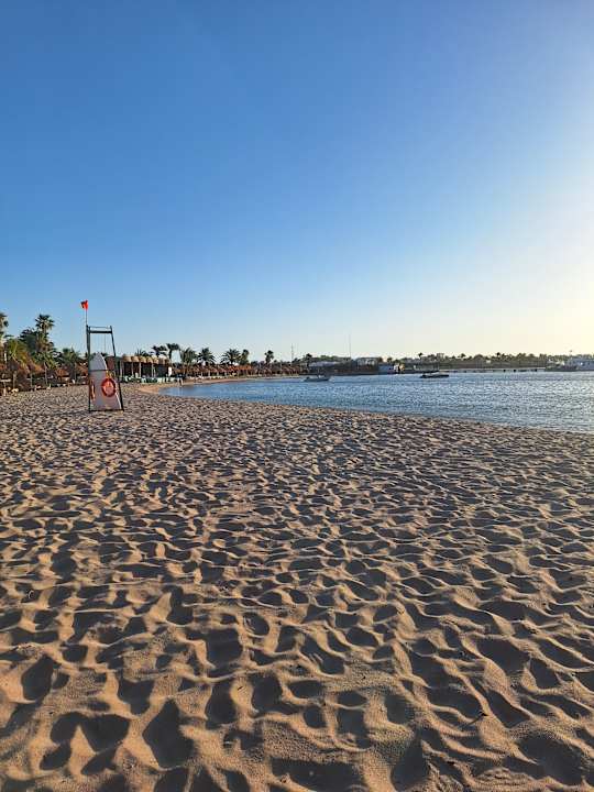 Strand Lotus Bay Beach Resort