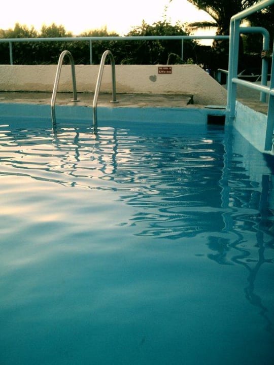 Poolanlage HARPIN Happy Days Beach Hotel