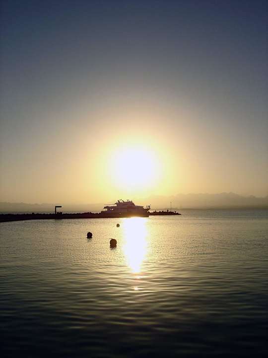 Sonnenuntergang The Breakers Diving & Surfing Lodge