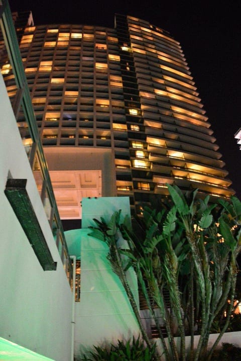 Vom unteren Pool aus Diplomat Resort & Spa Hollywood, Curio Collection by Hilton