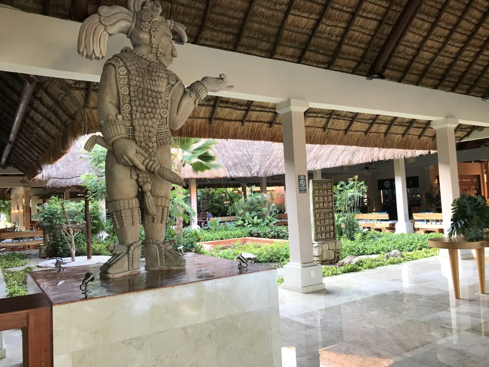 Lobby Iberostar Waves Tucan