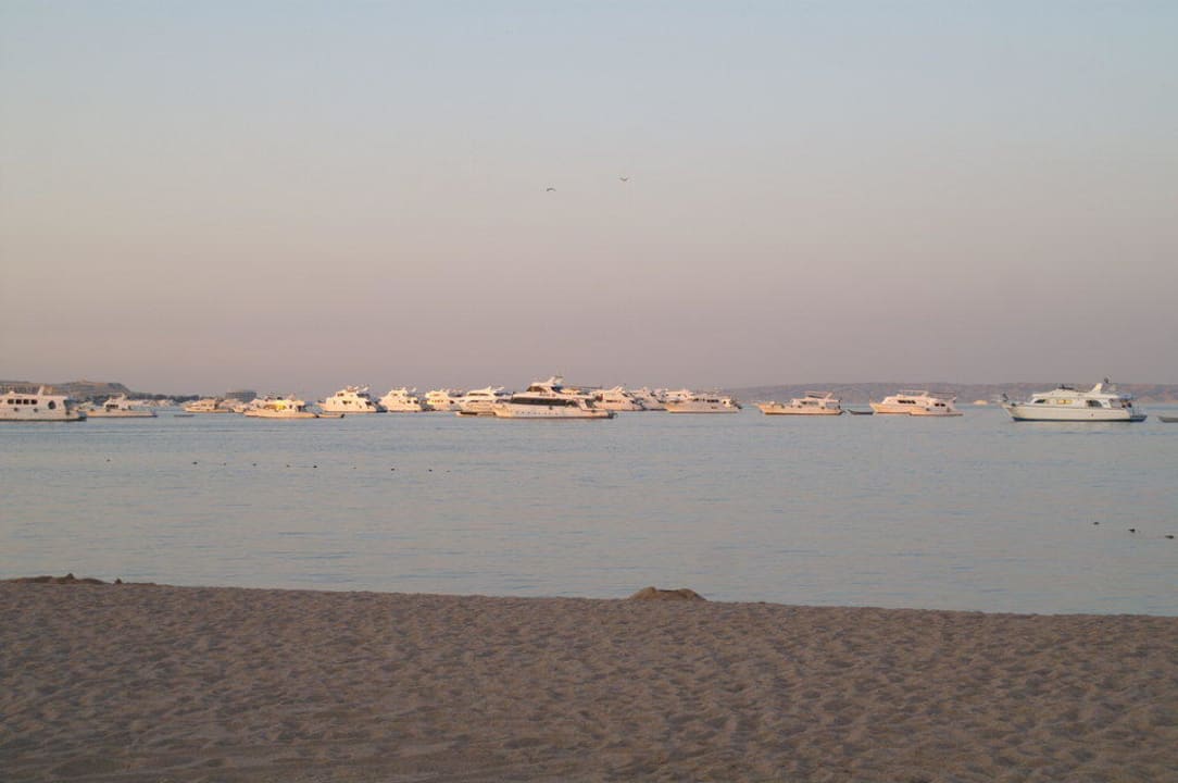 Strand mit Ausblick The Grand Hotel Hurghada