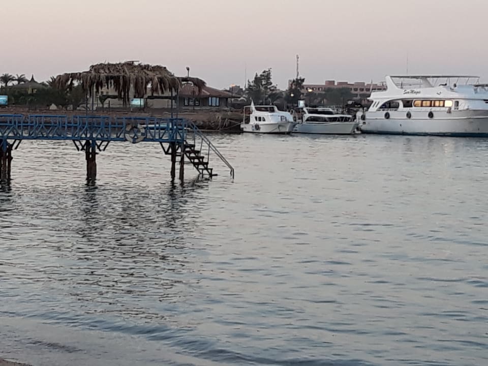 Strand Menaville Safaga