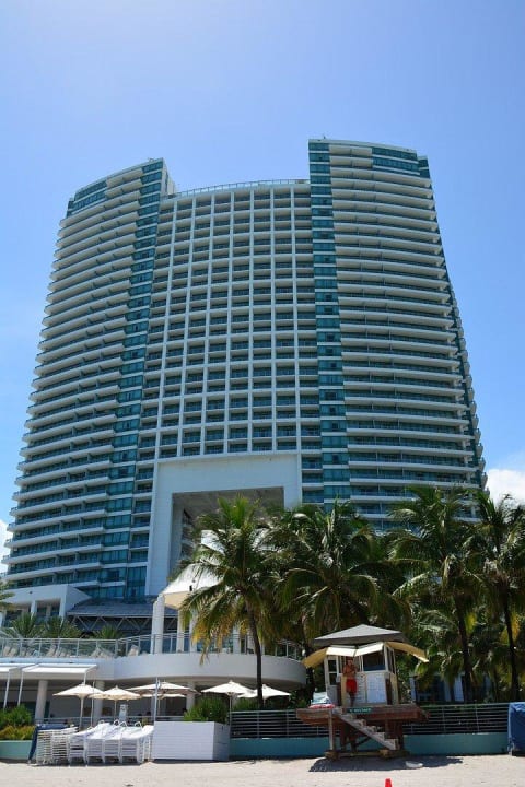 Vom Strand aus Diplomat Resort & Spa Hollywood, Curio Collection by Hilton