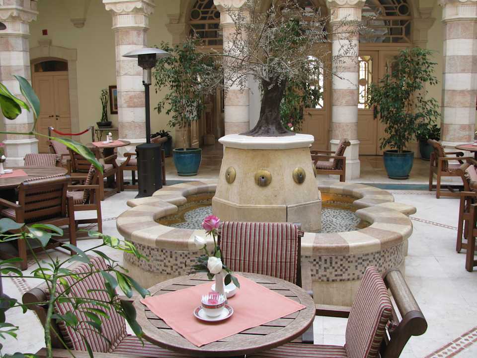 Brunnen  in der Lobby Hotel InterContinental Jacir Palace