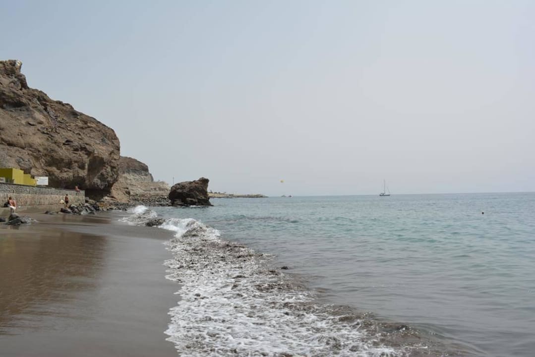 Blick auf Strand links Hotel Riviera Vista