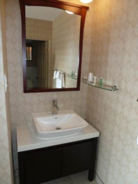 Separater Waschtisch Howard Johnson Inn Kingston