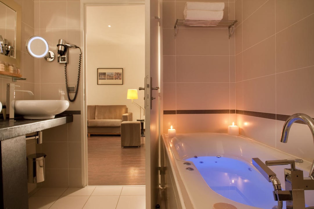 Salle de bain suite executive  Hotel L'empire Paris