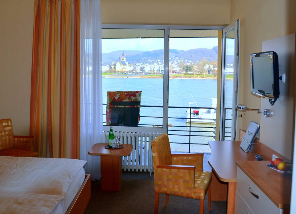 Doppelzimmer mit Balkon und Rheinblick Hotel Zur Mühle