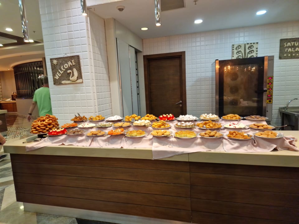 Gastro Saturn Palace Resort Hotel