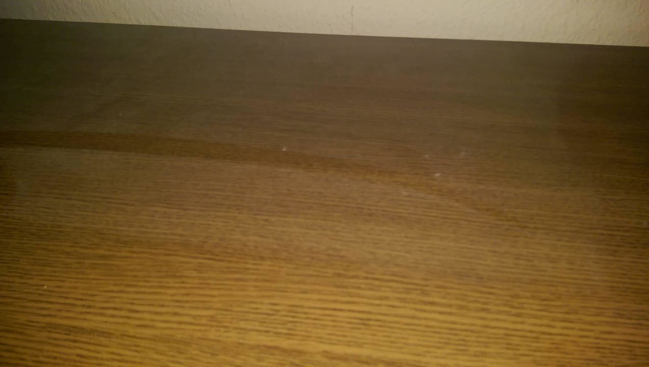 Staubschicht auf den Schränken Landhotel Heidepark