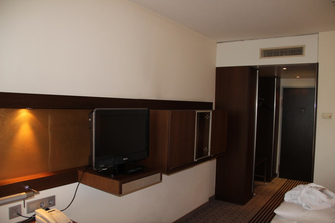 Schönes Zimmer Essential by Dorint Frankfurt-Niederrad