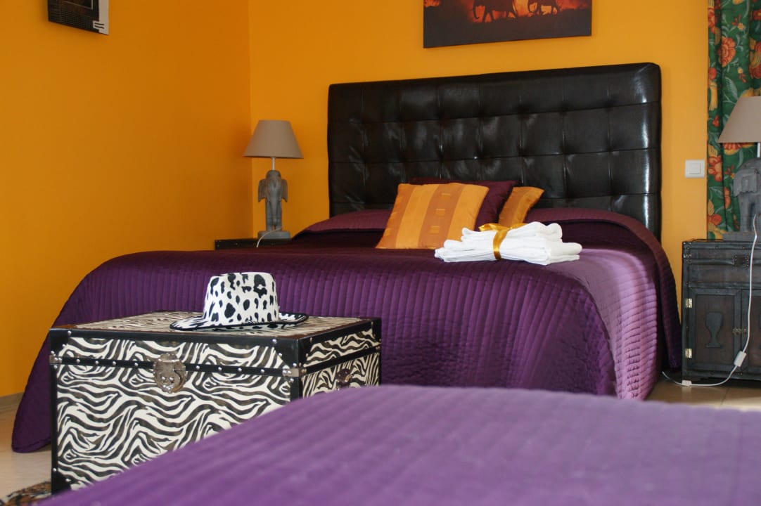 Intérieur de chambre Hotel Domaine Le Castagné