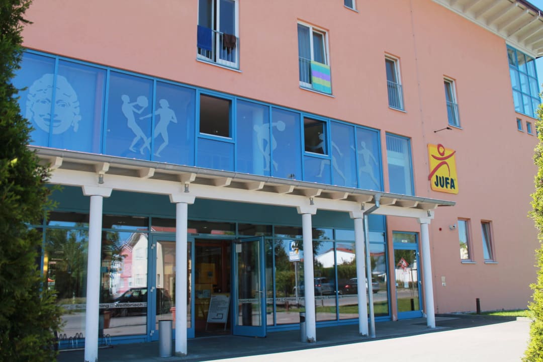 Hoteleingang JUFA Familienresort Kempten