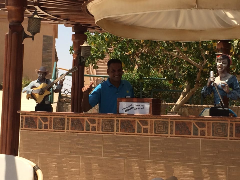 Ahmed an der Poolbar Shams Prestige Abu Soma-Adults Only