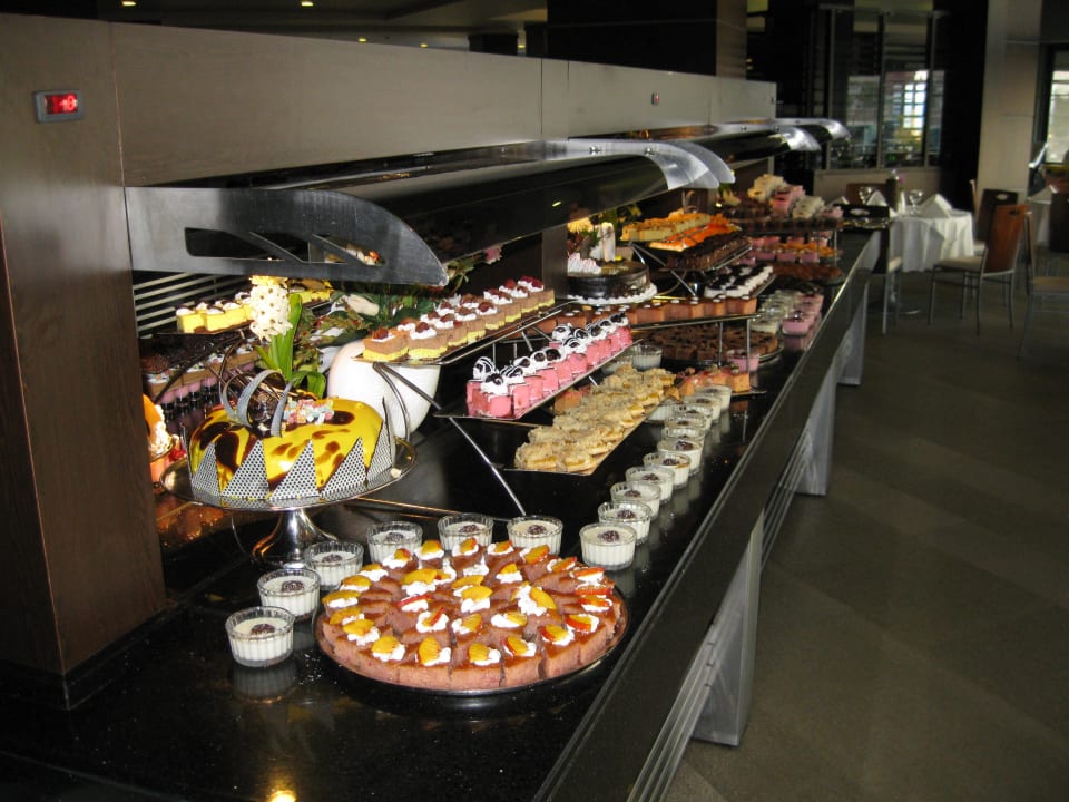 Lecker Limak Lara Deluxe Hotel & Resort