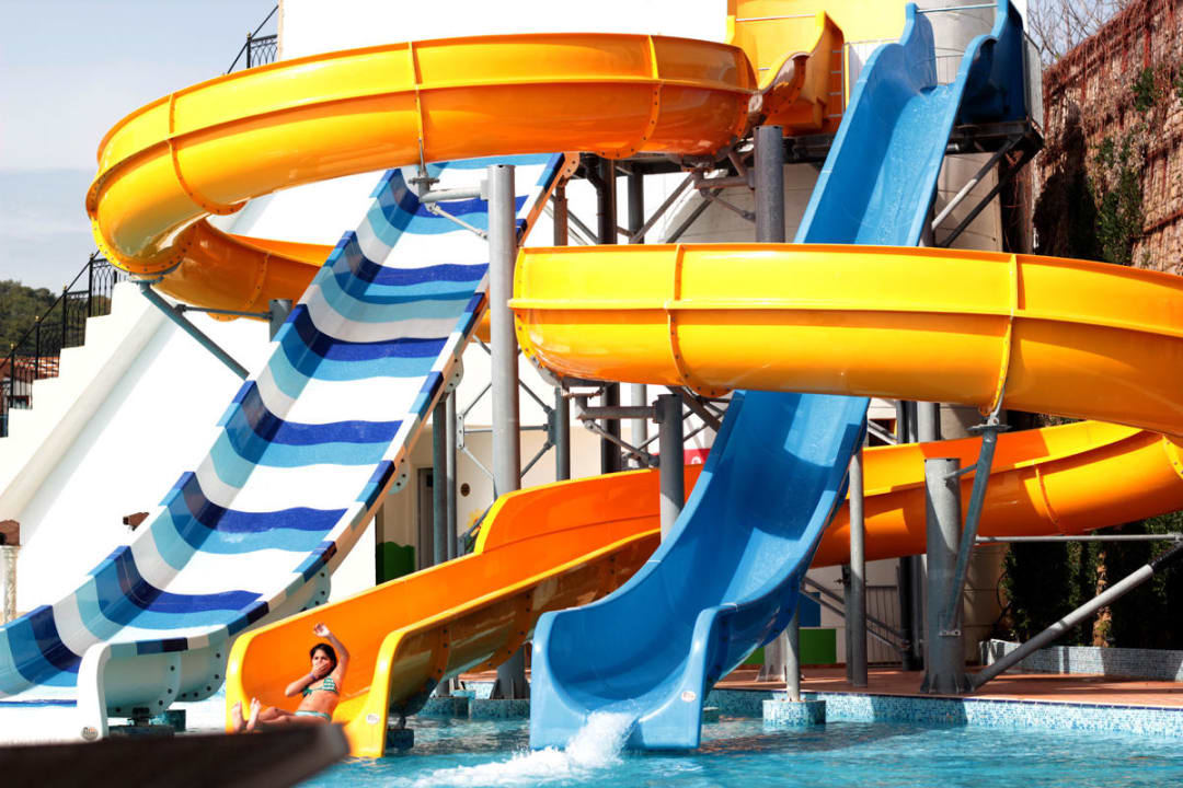 Аквапарк Granada Luxury Okurcalar