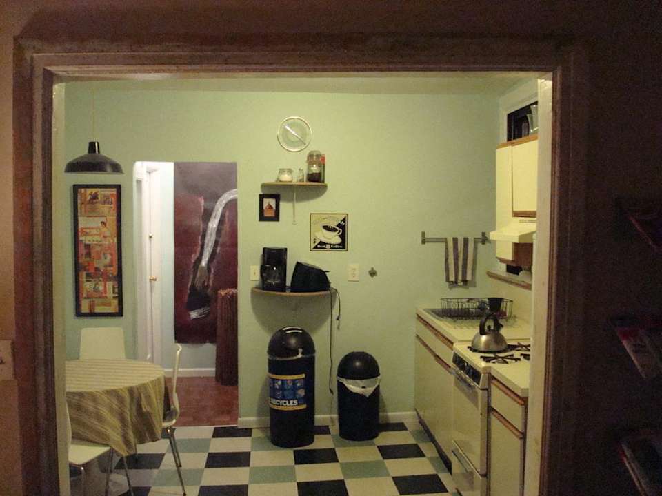 Blick in die Etagenküche East Village Bed & Coffee