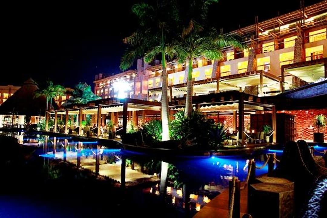 Hotel bei Nacht Lopesan Baobab Resort