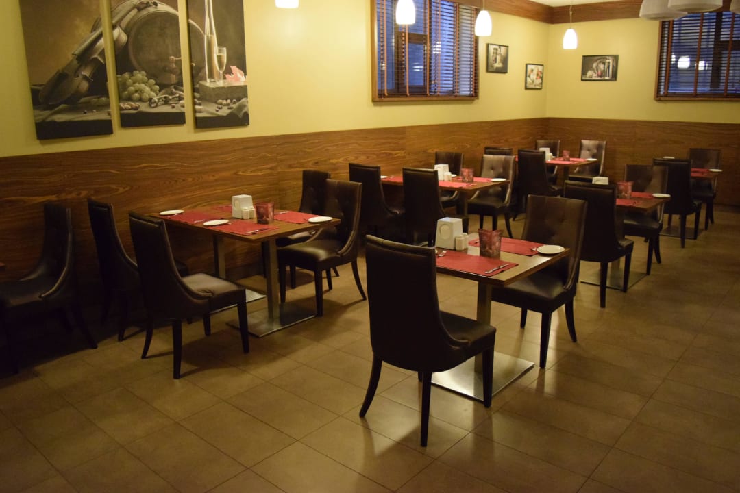 Restaurant im Keller-Geschoss Hotel Park Chernigiv