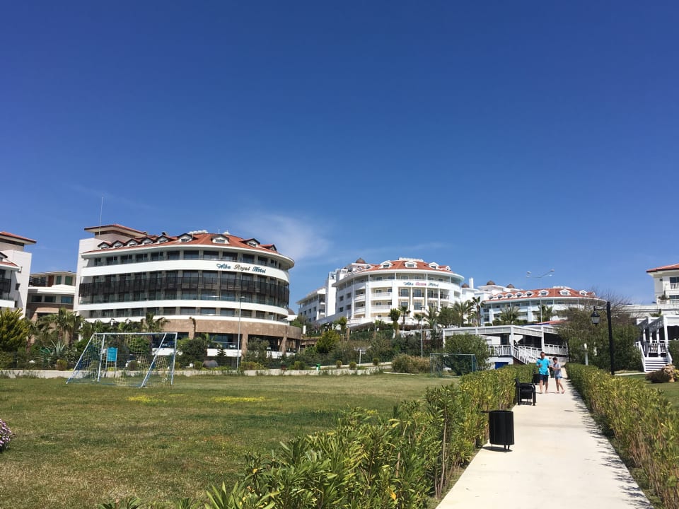 Außenansicht Alba Queen Hotel