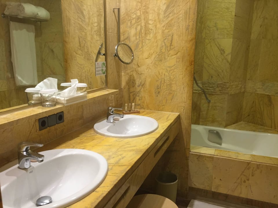 Bad Hotel Serrano Palace