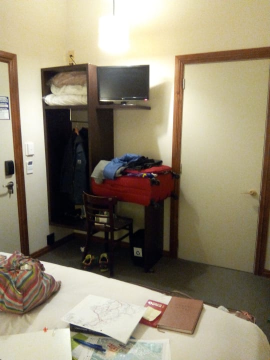 garderobe Naumi Studio Wellington