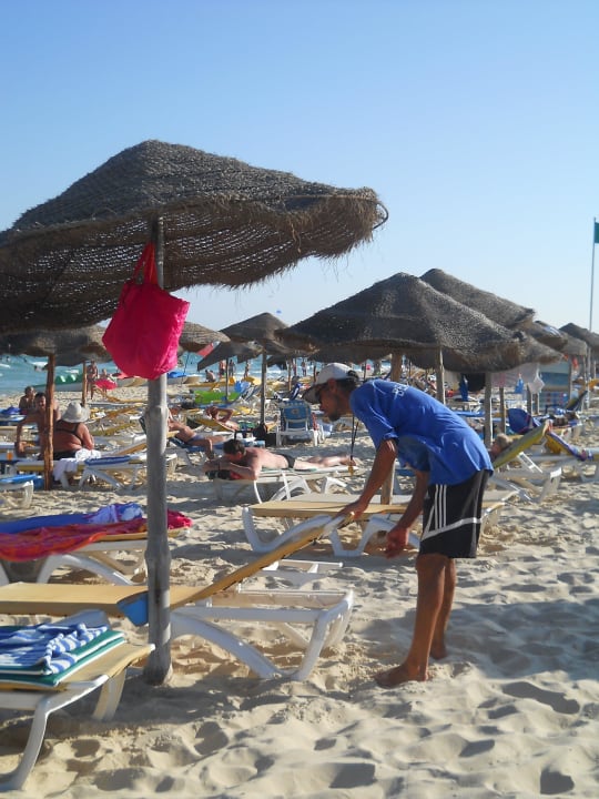 Amor, wie immer fleißig bei der Arbeit Hotel Paradis Palace