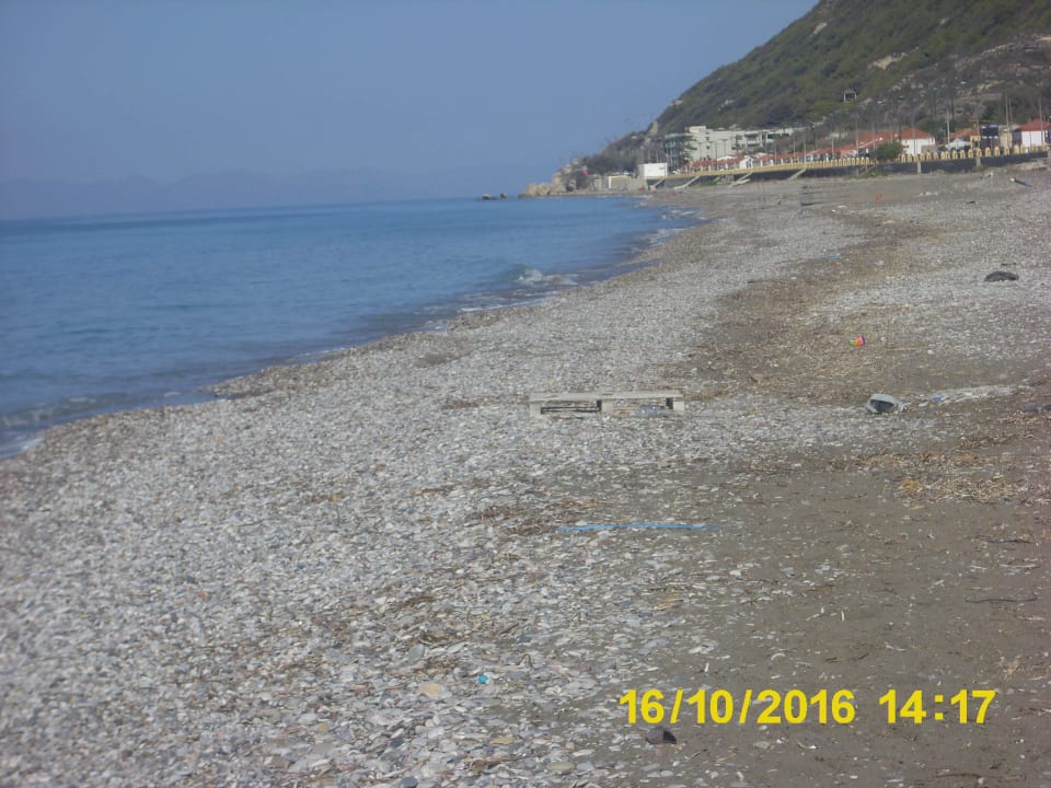 Ausblick auf den Strand Richtung Rhodos-Stadt   Hotel Sirene Beach