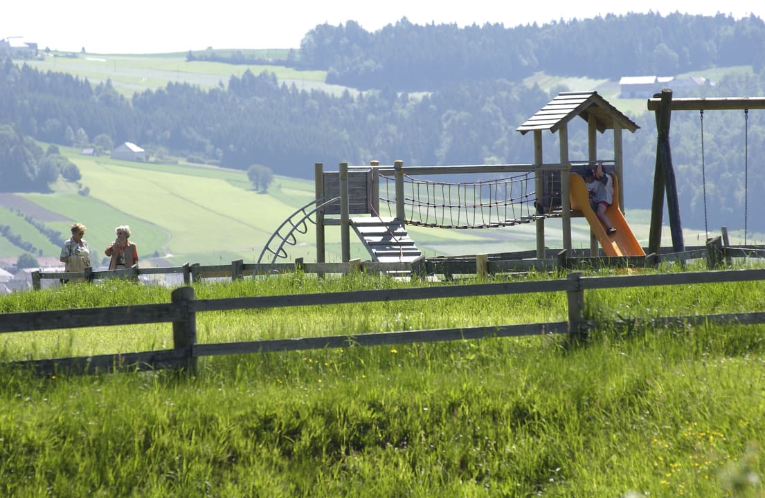 Zum Hotel gehörender Spielplatz Landhotel Rosenberger