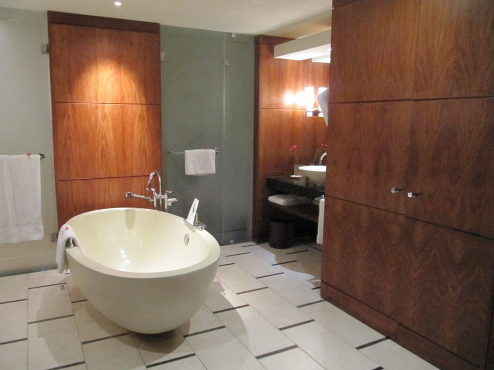 Badezimmer Frangipani Suite Shangri-La Le Touessrok Mauritius