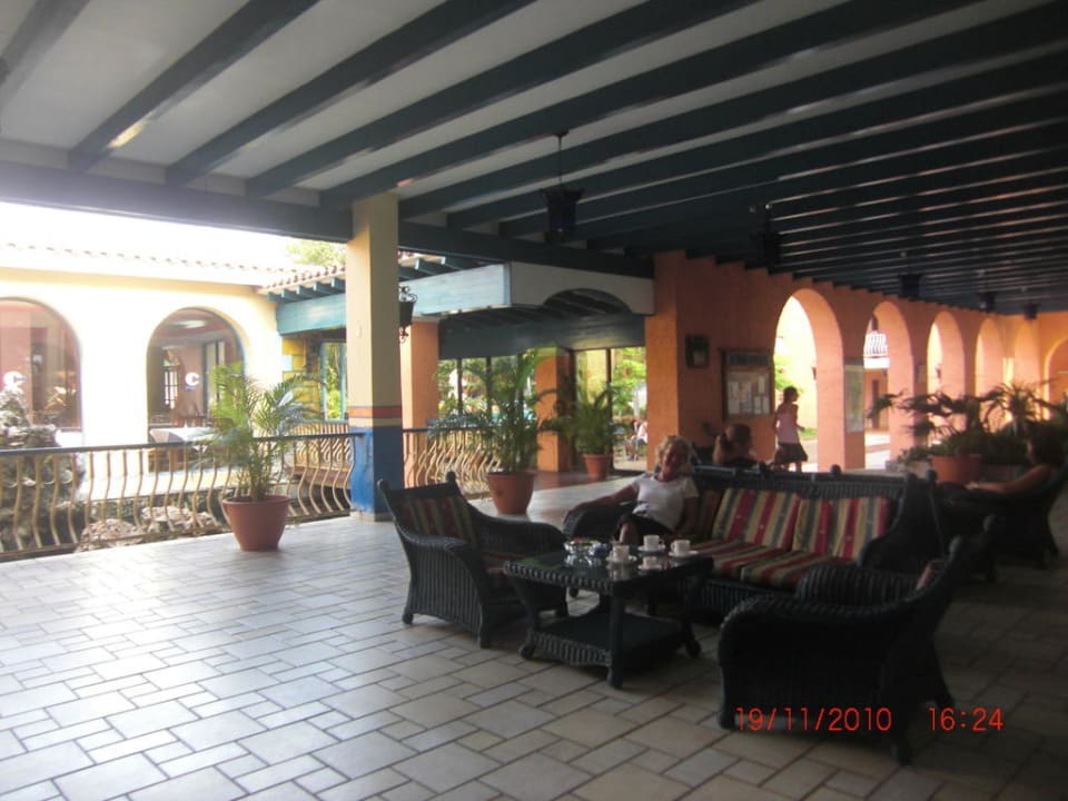 Von der Lobby zum Restaurant Hotel Roc Barlovento