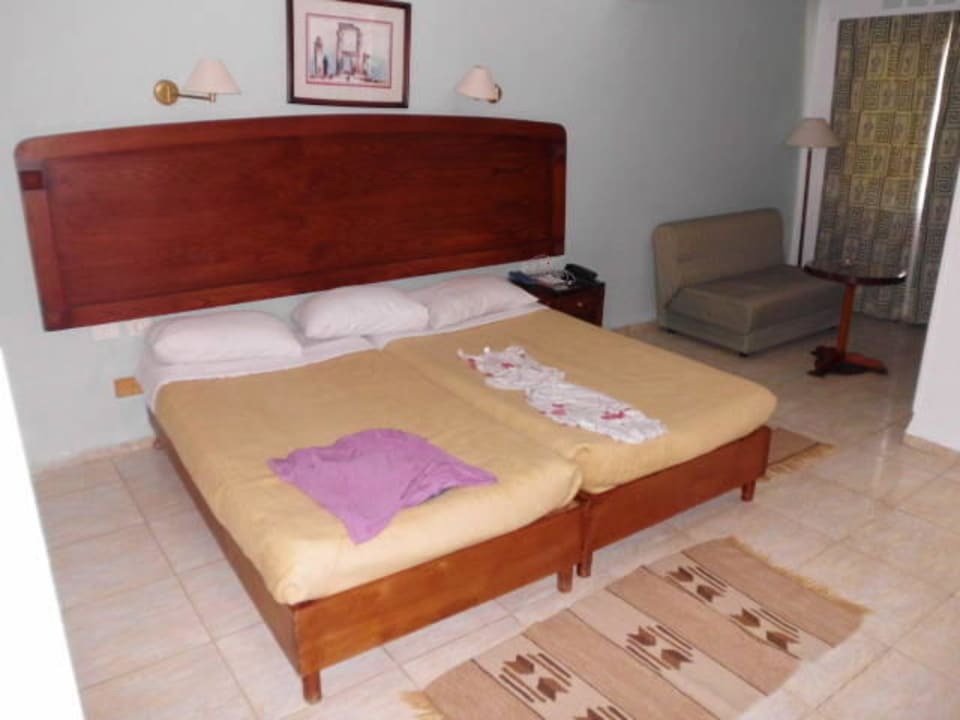 Betten müssen zusammengestellt werden Golden Beach Resort