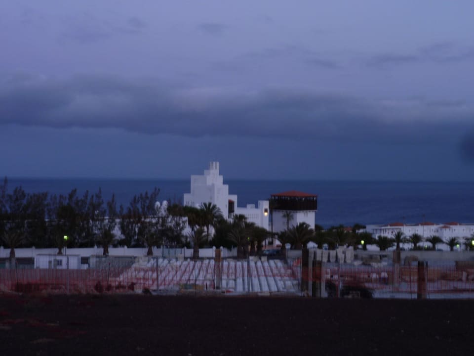 Da wird gerade der Supermarkt gebaut vorm Hotel Club Jandia Princess