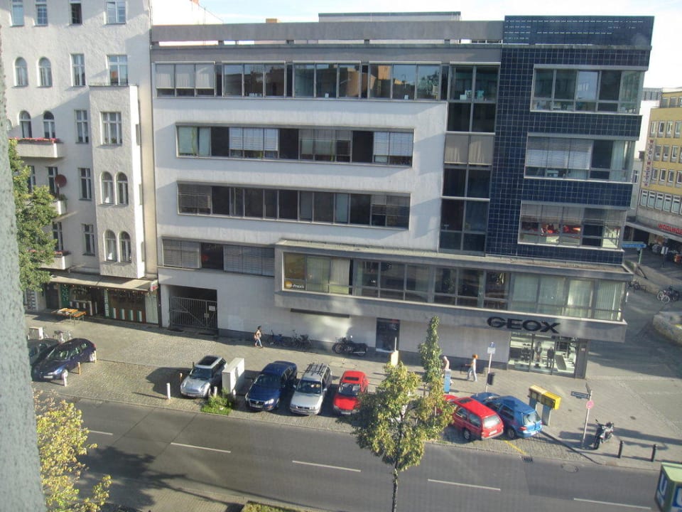 Blick auf die Kantstraße Hotel Domicil Berlin by Golden Tulip