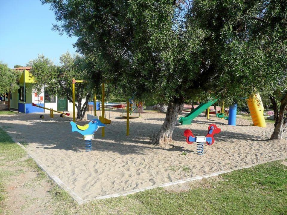 Blick auf den Kinderspielplatz Blue Dolphin Resort Hotel