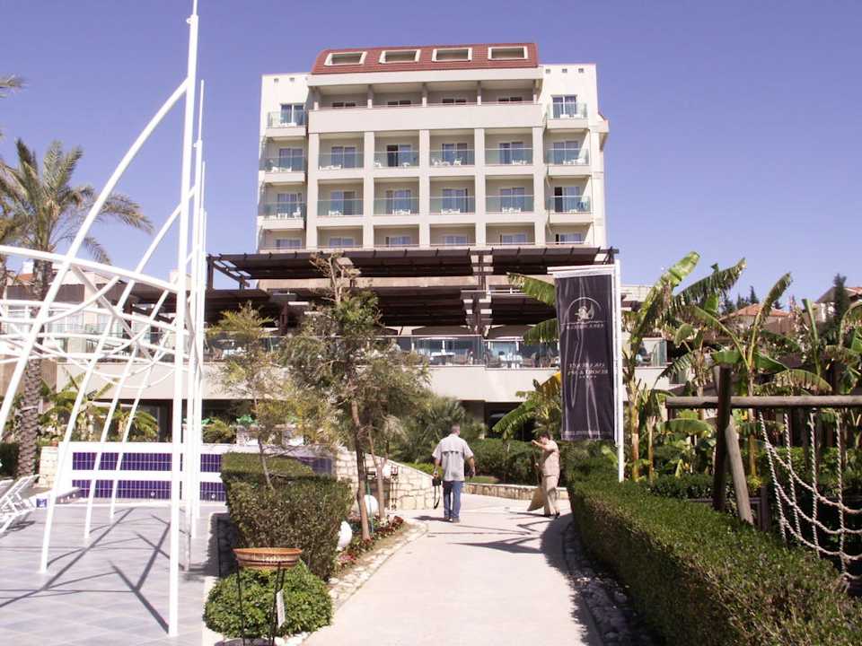 Blick vom Pool zum Haus Nr. 9 (Restaurant) Sealife Buket Resort & Beach