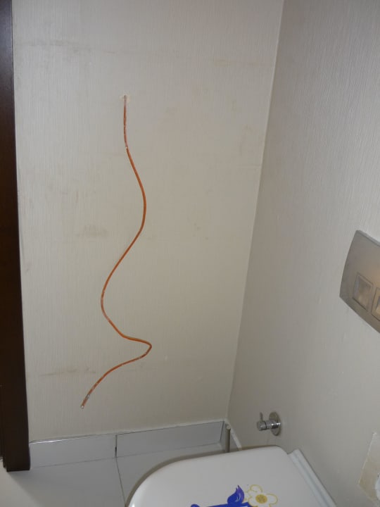 An dem Kabel soll mal ein Telefon hängen Dream World Resort & Spa